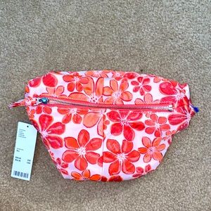 ✨LOWEST PRICE✨ NWT Urban Outfitters bag •price firm•